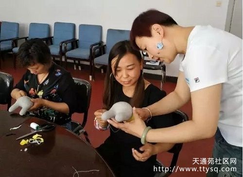 【和谐天北】　庆“六一”手工布偶制作 亲手为孩子缝制小礼物