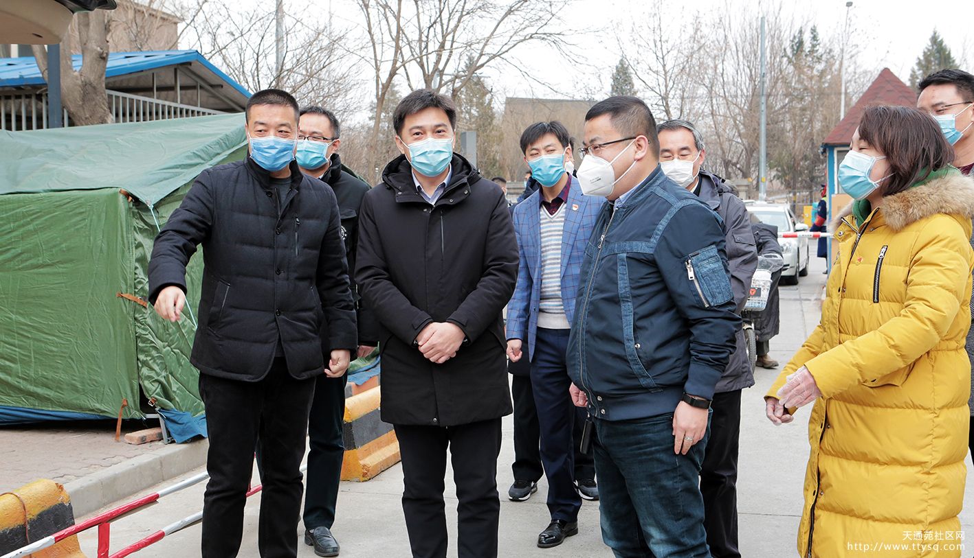 区委副书记谢文征关心天通苑社区组织之行