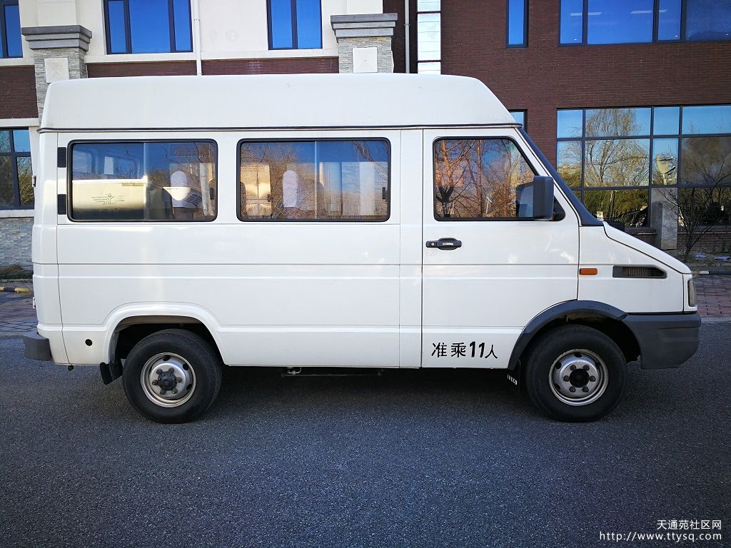 转2010年南京依维柯轻型客车,2.8柴油手动11座,车况好,无事故,手续全